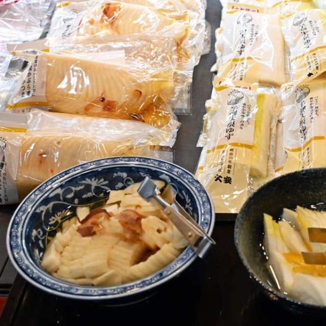 漬物は家で漬けて当たり前の時代から、買う時代へ少しずつ変化していきました