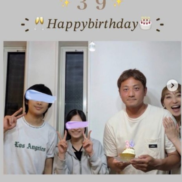 琴まりえのインスタグラム@marie.kotoより　今井啓介氏、長男、長女と