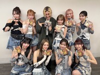 「ME:I」の公式Xには藤井風さんとの記念写真も（ME:I公式Xから）