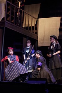 ×純文学少女歌劇団第２回公演「マエストロには背を向けよ」第１部ミュージカルより　(C)×純文学少女歌劇団