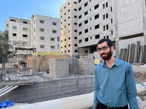 ガザとイスラエルの軍事衝突で家族22人を失った男性 「安全な場所はどこにもなかった」