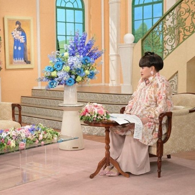 黒柳徹子さん（右）とトークを展開する片岡信和さん