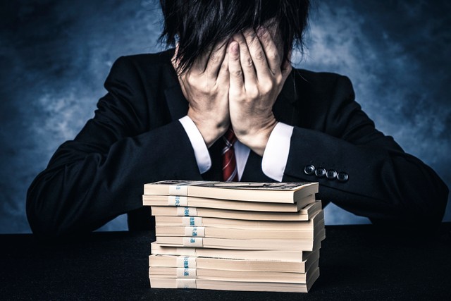 借金も相続して返済しなければいけないのでしょうか？ ※画像はイメージです（beeboys/stock.adobe.com/）