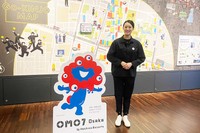 「その国の知識を学べるきっかけになるのもうれしく、異国の文化に浸れるのも魅力です。ハイタッチするなどカジュアルな接客も文化の違いを感じられて、楽しいです！」と下村さん