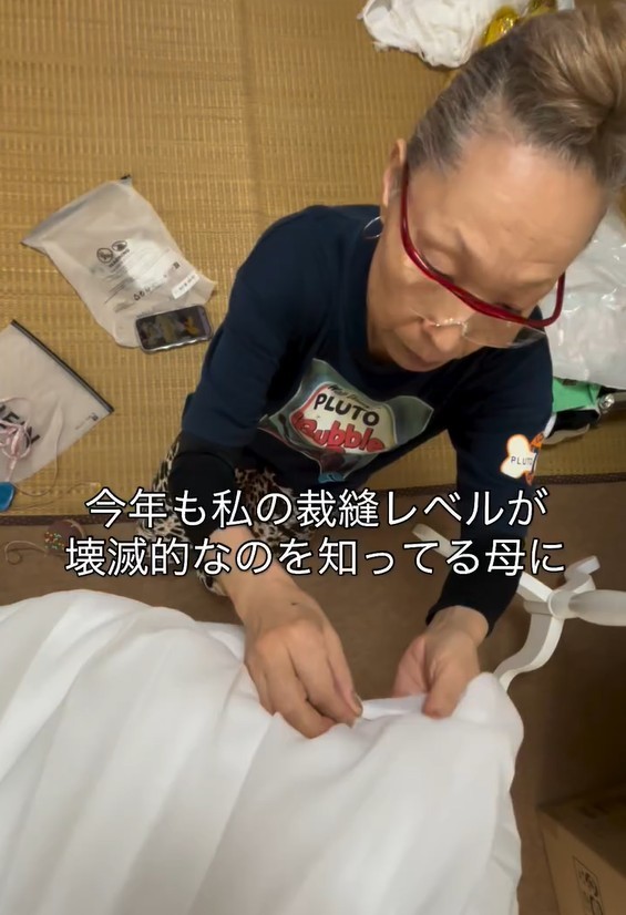 製作をメインで指揮するのはお母さま（kihiro.tさんInstagram動画より）