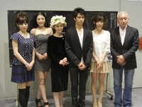 （左から）さとう珠緒、福山理子、真行寺君枝、森崎ウィン、清水みさと、ビートきよし＝2012年