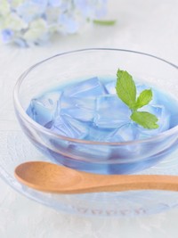 琥珀流し風寒天ゼリー／杏仁豆風さん（@sweet_s_teews）提供