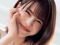 岸明日香（撮影／唐木貴央 ヘアメイク/徳永舞　スタイリング/菊地文子）