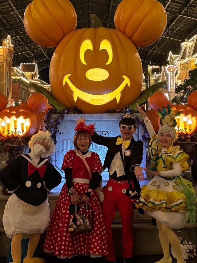 初めて家族4人で仮装インパを実現。どの衣装もクオリティがすごい！全てお母さまのお手製（kihiro.tさんInstagramより）