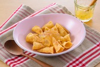 ハウス食品「とんがりコーン　ロイヤルミルクティー味」【アレンジレシピ】とんがりコーンフレーク～アップルパイ風味～