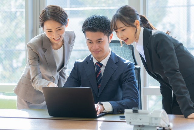 適切な体臭ケアは、女性社員からの信頼や親しみやすさに繋がると思う人は約9割。 ※画像はイメージです（ponta1414/stock.adobe.com/）
