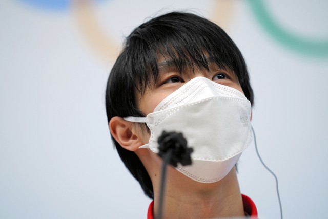 記者会見で自身の競技を振り返る羽生結弦選手