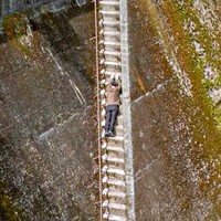 岐阜県下呂市金山町「最恐の階段」（画像提供：Takatan@廃墟FPV@FriendTKさん）