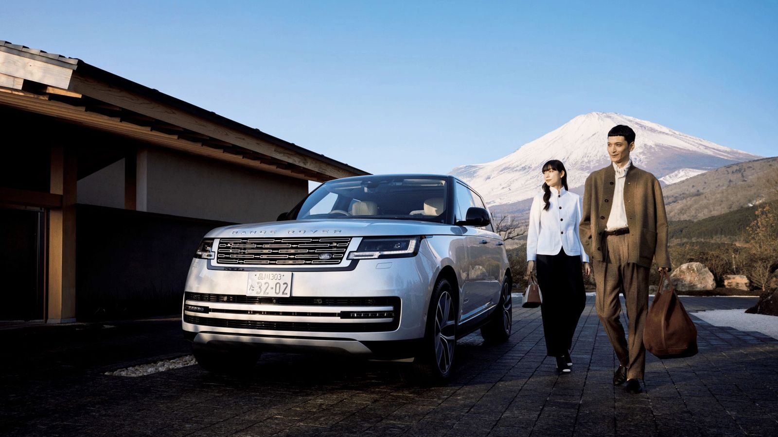 富士の麓で、凛々（りんりん）と。<br>─レンジローバーと過ごす、端正な旅路─