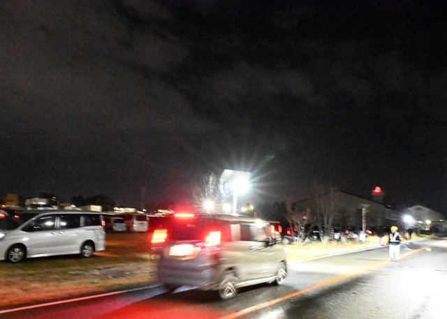 複数台の車が避難：海上自衛隊第2航空群　公式X