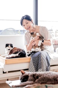 猫に寄り添う活動を続けてきた女優・川上麻衣子