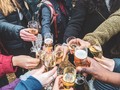 酔っ払う同級生が大人に見えた同窓会。気恥ずかしくてまだ飲めない私