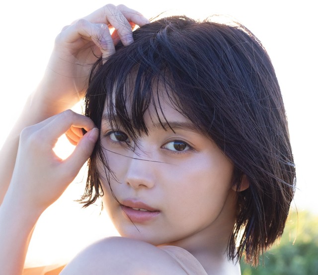 『BUBKA』2月号の増刊号の表紙とグラビアに登場した北野瑠華さん