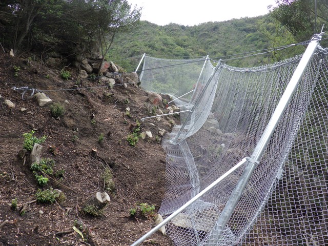 備前県民局提供　落石緩衝柵