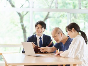 相続放棄は負債が多い場合に検討を　手続きは家庭裁判所で