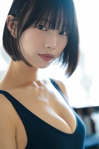 夏目綾さんデジタル写真集『my color』©HIROKAZU／集英社