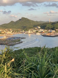 現在の久部良の漁港、かつては密貿易の拠点だった