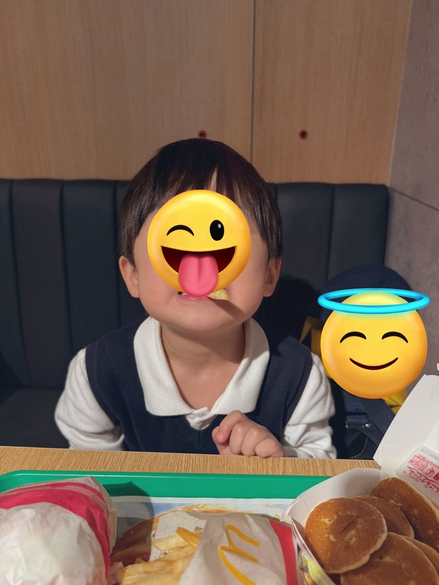 子供はマクドナルドのハンバーガー大好き！（のりぴさん提供）