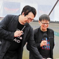 イベントで共演した堀井雄二氏（右）と声優の安本洋貴（2022年撮影）
