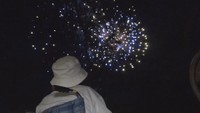 鎮魂の花火が夜空に…ハンセン病療養所「大島青松園」で夏祭り　高松市