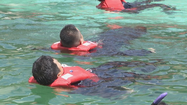 救助する側の命も守れ　香川県警が水難救助訓練　全国に9人のみ「警察庁指定のエキスパート」が指導