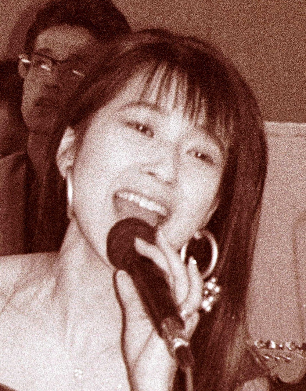 おニャン子」から35年、新田恵利のいま 91歳母の介護と講演活動、熱海