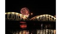 「ちょうさ」と花火の競演が見られる「琴弾八幡宮大祭」（観音寺市HPから）