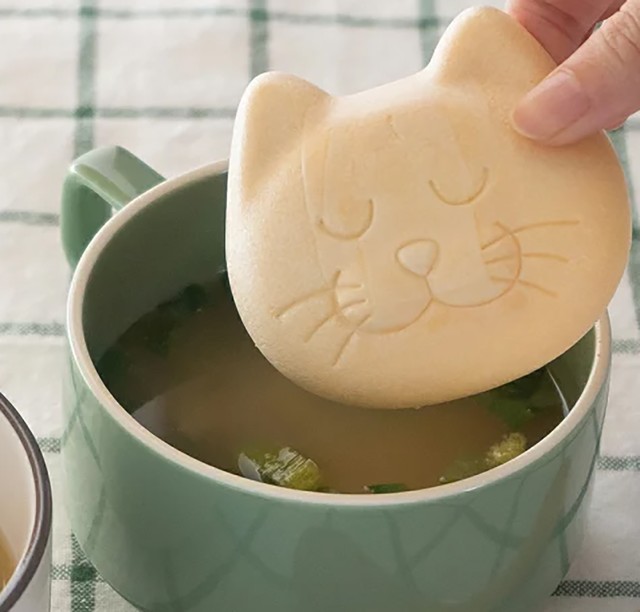 開発元の代表の部類の猫好きによって商品化されました