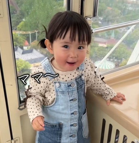 嬉しそうに「ママ～」と呼ぶえくちゃん♡（提供：＠ekuchan12さん）