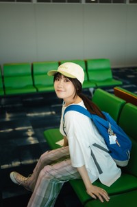 声優・坂倉花の1st写真集の先行カット