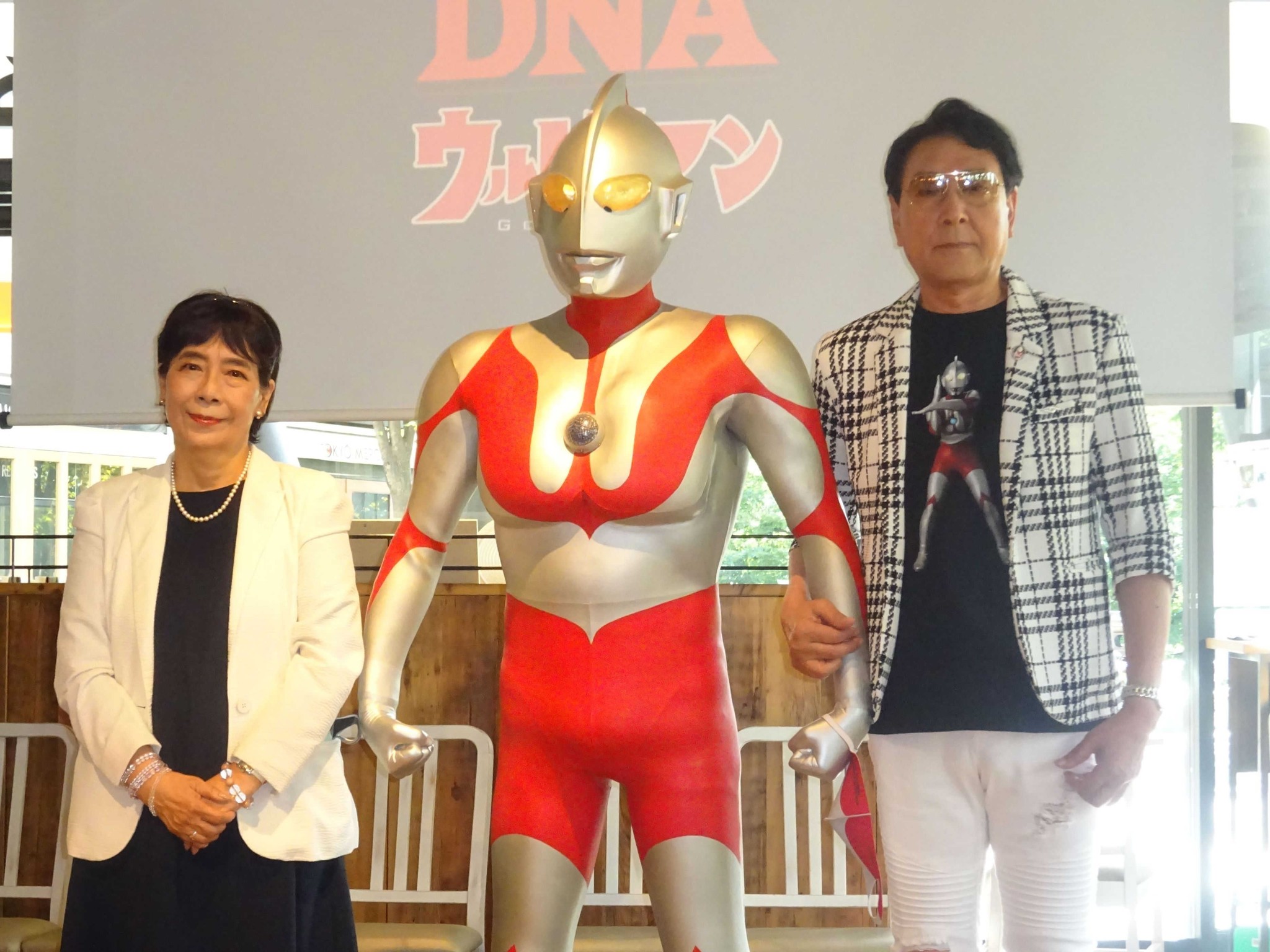 ウルトラマン 科学特捜隊フジアキコ隊員 全長約29センチ（箱外