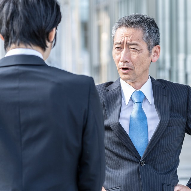 スーツのポケットにマナーってあるの？　※画像はイメージです（taka/stock.adobe.com）