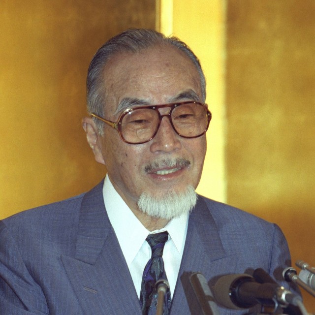 国民的俳優として一時代を築いた森繁久彌さん。歌手としては自作の「知床旅情」が代表曲となった