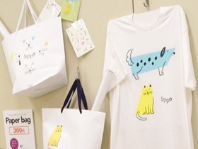 「みんなイヌ、みんなネコ」会場で、チャリティーグッズを販売