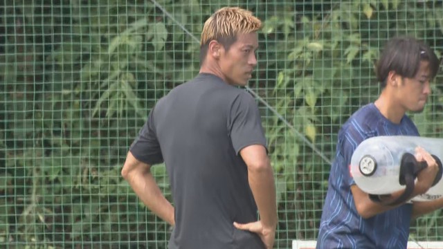 サッカー元日本代表・本田圭佑選手　J3・カマタマーレ讃岐の練習に参加　香川・高松市