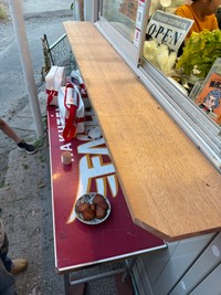 厚意でカウンターを新調…感激のエピソードが話題（秀作さん提供）