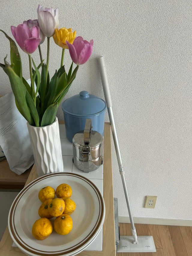 「質より楽しいかどうか」生花を飾りインテリアも楽しむ／みわまるさん（@miwa_minimal）提供