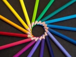 しんどくなった「明るい人」のイメージ。本当の自分の色を探しに