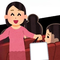 「観劇の座席通路を通る際、やめてほしいのは……」という、観劇好きのイラストレーターさんの投稿が話題に