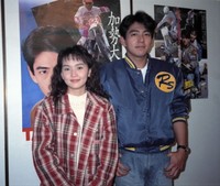 映画「シャイなあんちくしょう」で南果歩（左）と共演した加勢大周さん＝1991年4月撮影