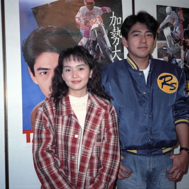 映画「シャイなあんちくしょう」で南果歩（左）と共演した加勢大周さん＝1991年4月撮影