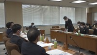 香川県議会の文教厚生委員会の様子　8日