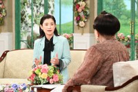 18日放送の「徹子の部屋」に出演する石田ひかり（左）と司会の黒柳徹子＝テレビ朝日提供