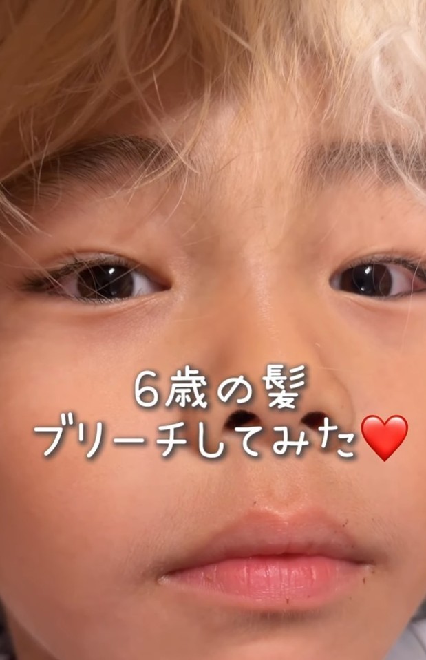 6歳の男の子の髪をブリーチ！？（「ガチムチゴールデンエルの３兄弟」さん提供、Instagramよりキャプチャ撮影）