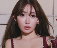 小嶋陽菜がプロデュースするランジェリーブランド「ROSIER by Her lip to」から新作「Stella Lace Bra Set」登場
